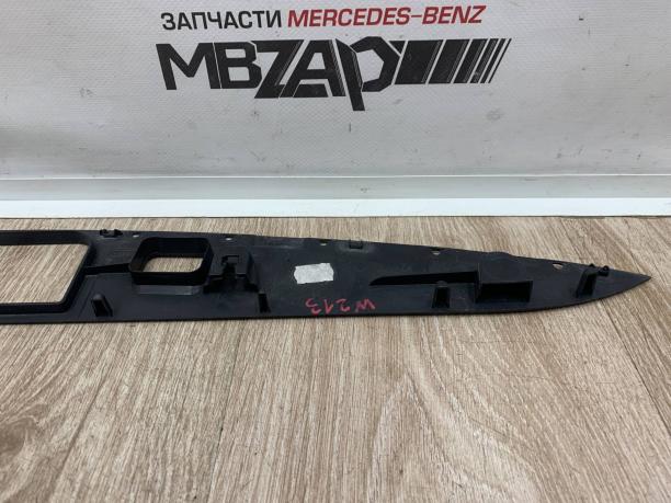 Накладка крышки багажника Mercedes W213 a2137503100