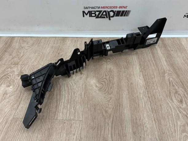 Кронштейн задней полки правый Mercedes W222 a2226940238