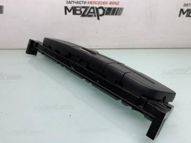 Блок кнопок торпеды Mercedes W211 a2118219479