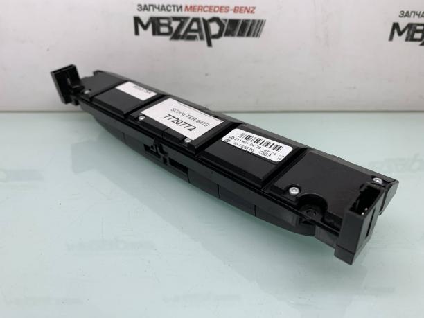 Блок кнопок торпеды Mercedes W211 a2118219479