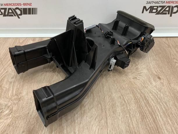 Воздуховод задней печки Mercedes W166 a1668301600