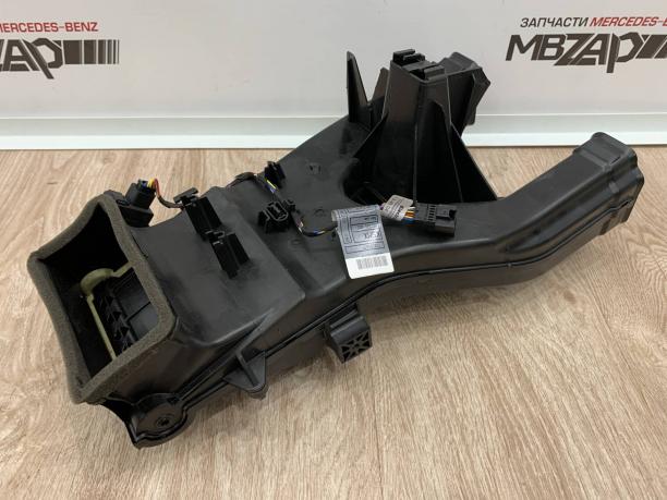 Воздуховод задней печки Mercedes W166 a1668301600