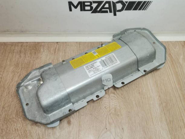 Подушка безопасности коленная Mercedes W221 a2218601102