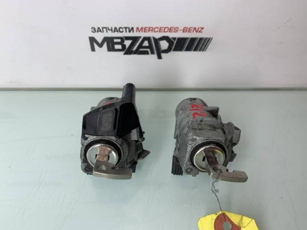 Личинка с ключом Mercedes W212 a2047600677