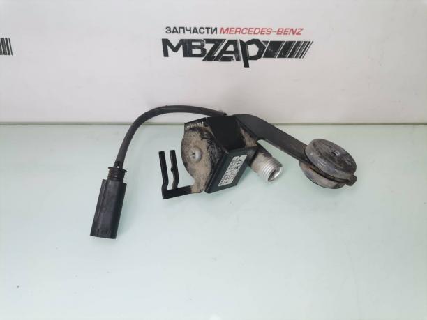 Клапан охлаждения батареи Mercedes W221 S400 a2218300484