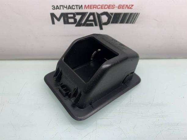 Заглушка заднего дивана Mercedes W222 a2228681739