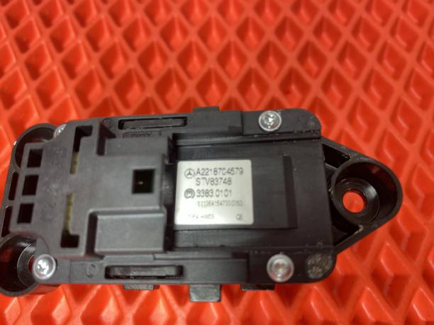 Кнопка стеклоподъемника Mercedes W221 a2218704579