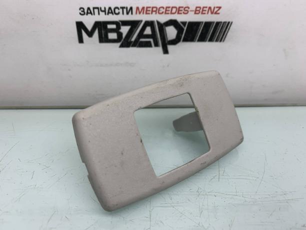 Накладка держателя козырька Mercedes W205 a0998110007