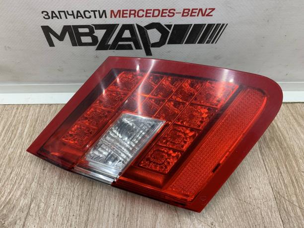 Фонарь внутренний левый Mercedes W212 a2129060358