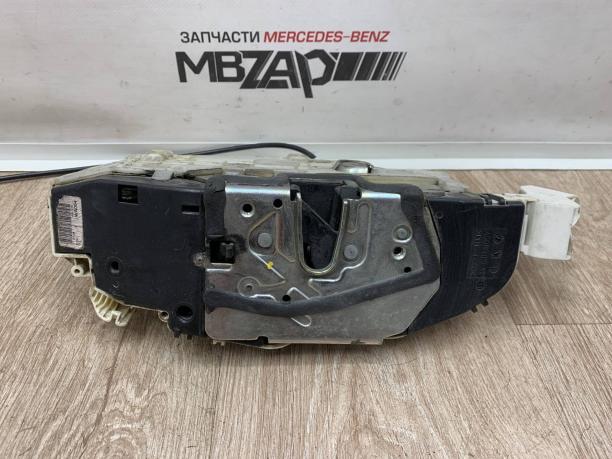 Замок двери задней правой Mercedes W221 a2217300835