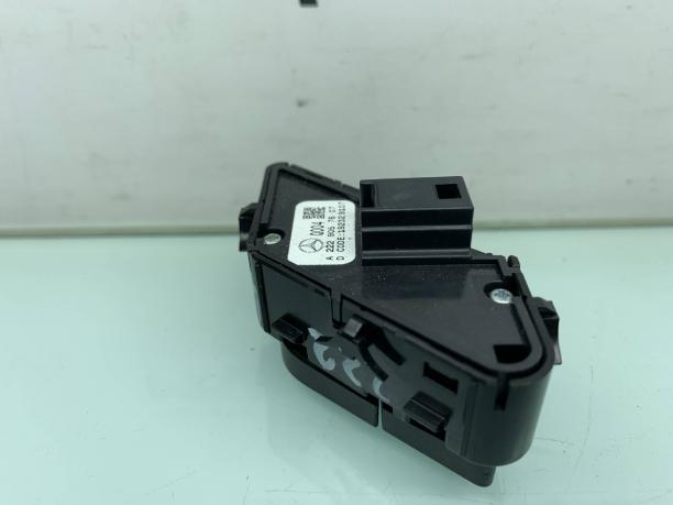 Кнопка центрального замка правая Mercedes W222 a2229057607