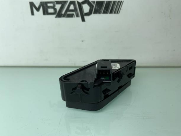 Кнопка центрального замка правая Mercedes W222 a2229057607