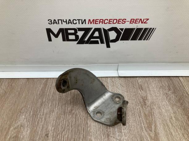 Кронштейн глушителя правый Mercedes W222 a2224912841