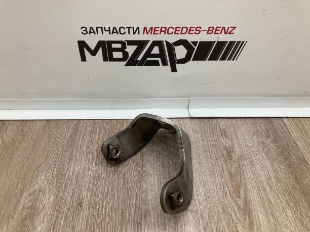 Кронштейн глушителя правый Mercedes W222 a2224912841