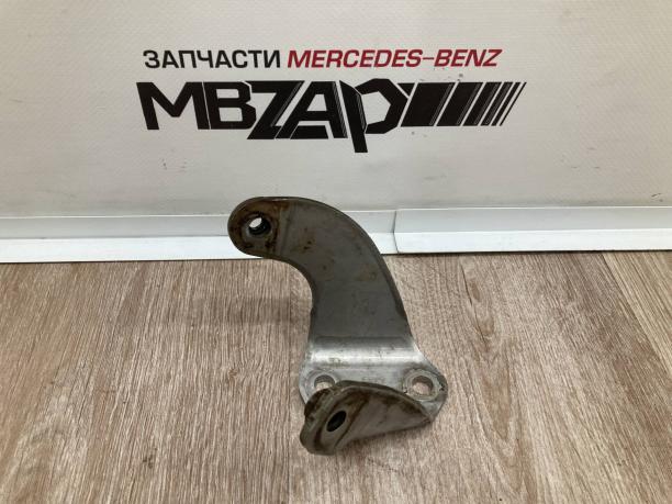 Кронштейн глушителя правый Mercedes W222 a2224912841