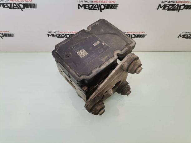 Блок ABS Mercedes W221 4WD a2215458732