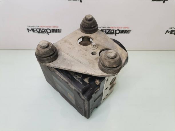 Блок ABS Mercedes W221 4WD a2215458732