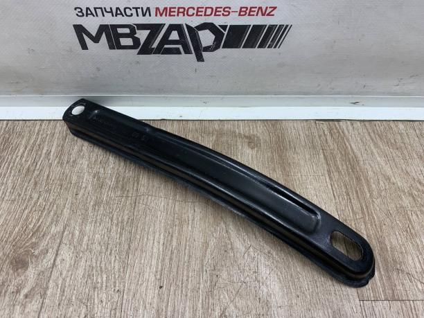 Кронштейн подрамника задний Mercedes W205 a2056280026