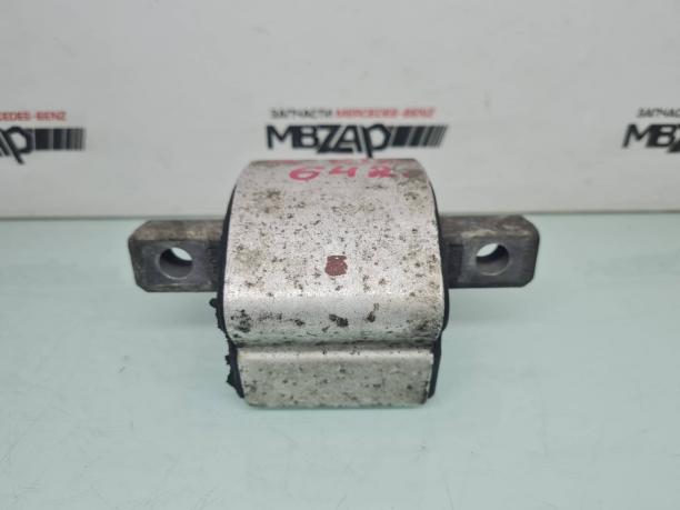 Подушка акпп Mercedes W212 a2122400418