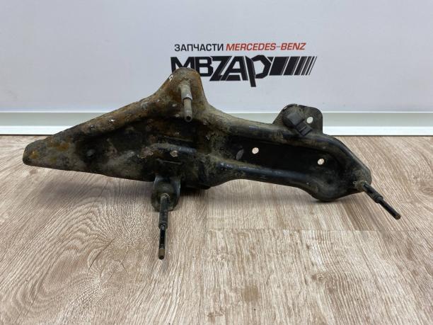 Кронштейн компрессора подвески Mercedes W221 a2213200243