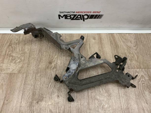 Кронштейн блока управления ДВС Mercedes W221 a2761504973