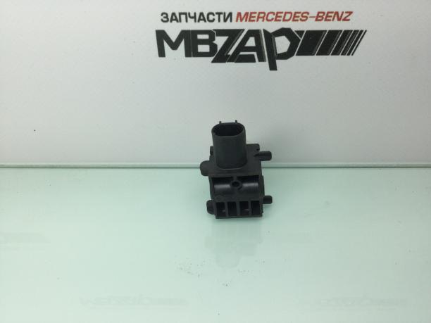 Датчик удара Mercedes w164 a0038202826