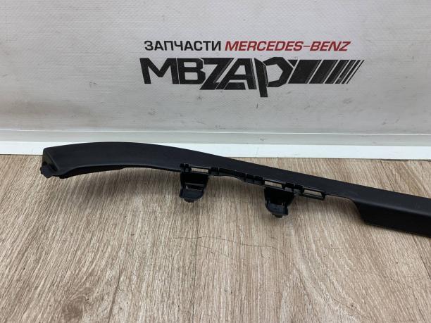 Рамка стекла двери правая Mercedes W212 a2127250271