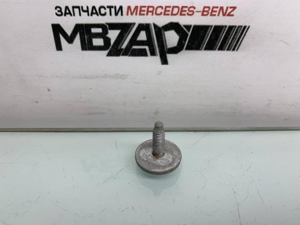 Болт крепления фары Mercedes W221 N910105005005