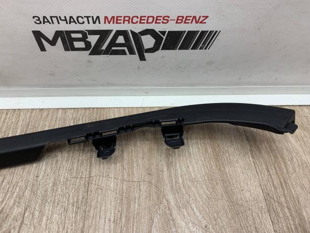 Рамка стекла двери левая Mercedes W212 a2127250171