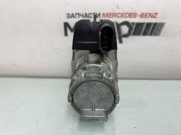 Личинка замка передней двери Mercedes W447 V a4477600160