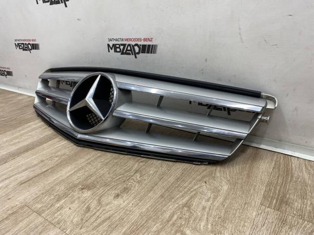 Решетка радиатора Mercedes W204 рестайлинг a2048800023