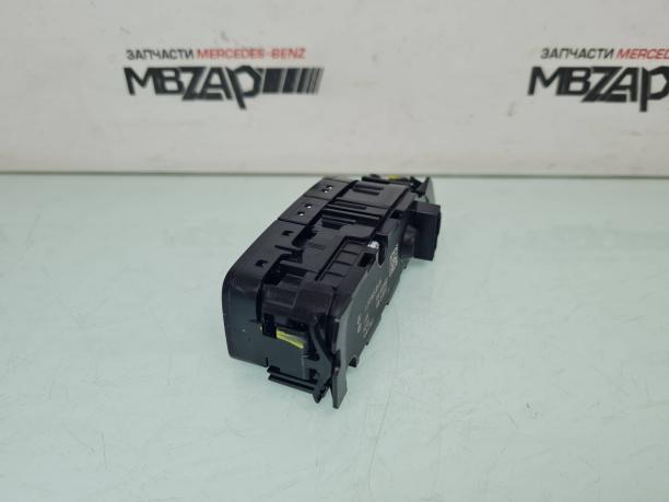 Блок кнопок управления левый Mercedes W213 a2139059505