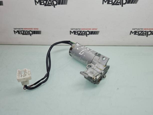 Моторчик рулевой колонки Mercedes W251 24047860