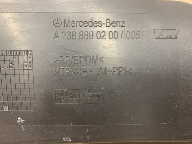 Пыльник крыла правый Mercedes w238 a2388890200