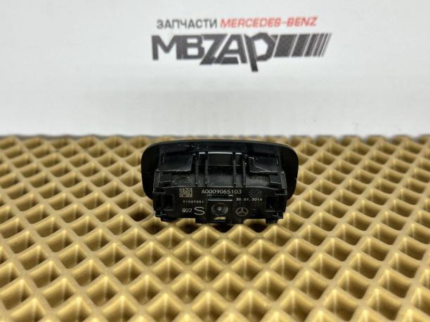 Плафон освещения салона Mercedes W222  a0009065103