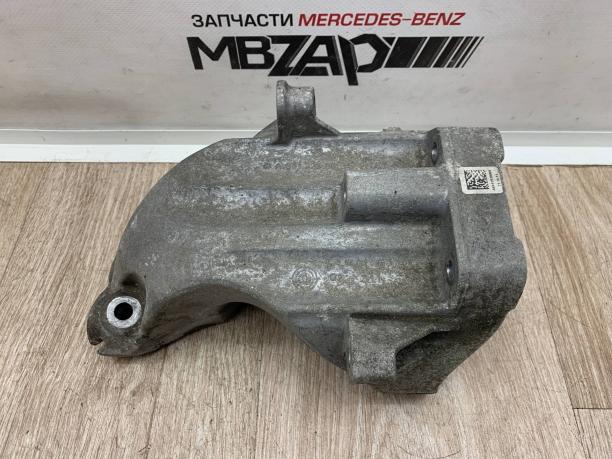 Кронштейн двигателя m651 левый Mercedes W212 a6512230004