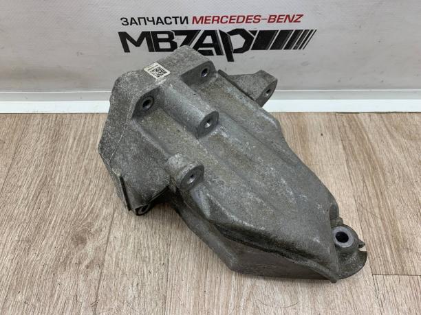 Кронштейн двигателя m651 левый Mercedes W212 a6512230004