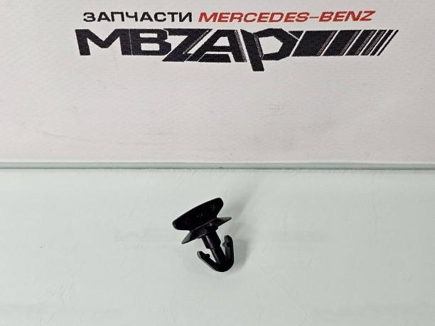 Клипса водостока капота Mercedes W213 a2538305200