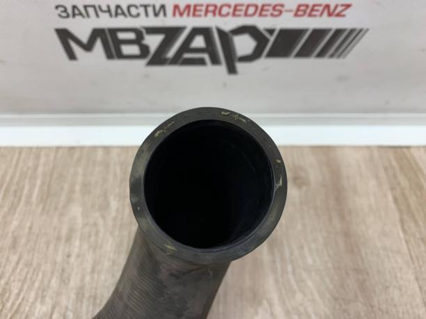 Патрубок охлаждения m274 Mercedes W213 a2742002982