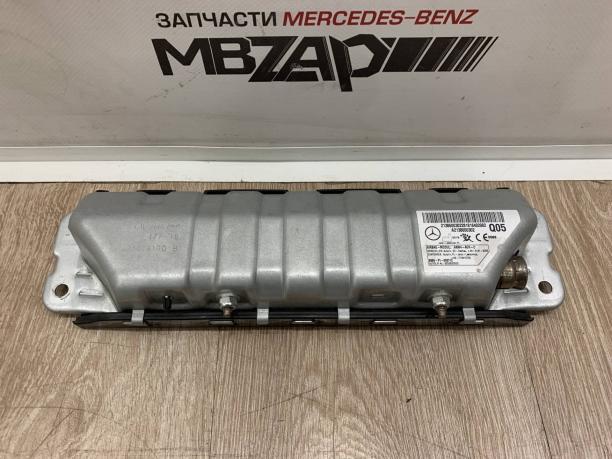 Подушка безопасности коленная Mercedes W213 a2138600302