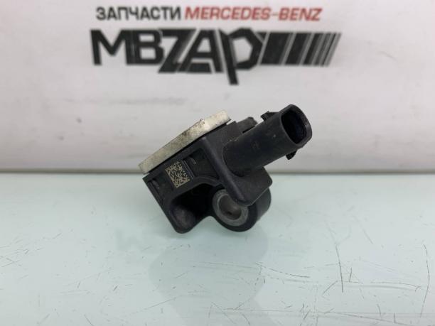 Датчик удара Mercedes W166 a1668210151