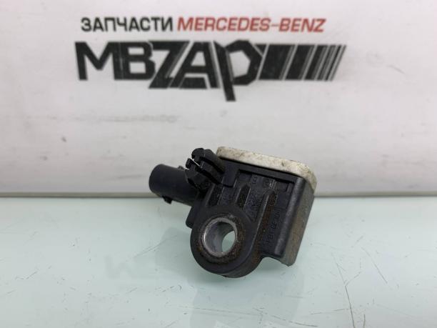 Датчик удара Mercedes W166 a1668210151