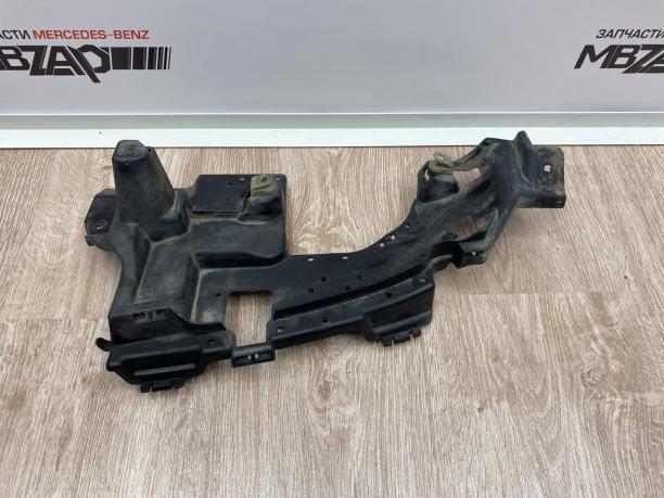 Кронштейн левой насадки Mercedes W205 a2058850100