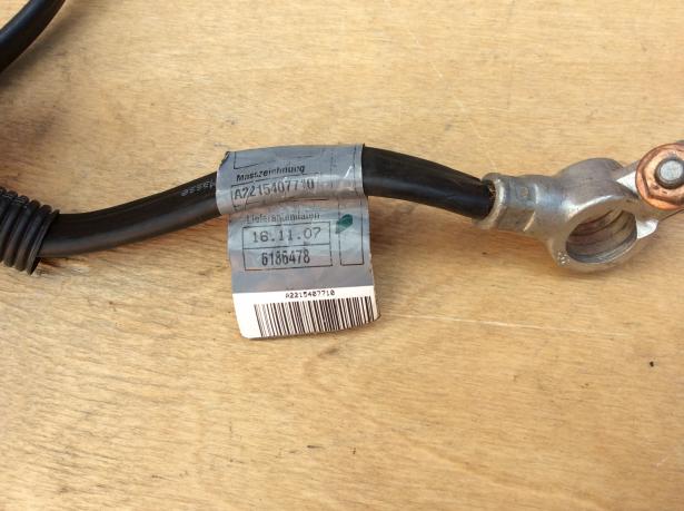 Клемма аккумулятора Mercedes W221 w216 S CL 221 a2215407710