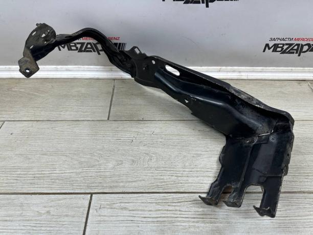 Кронштейн правой фары Mercedes W221 a2216200291