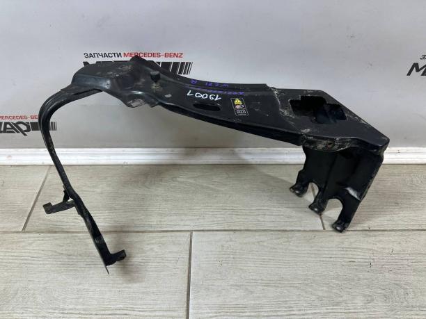 Кронштейн правой фары Mercedes W221 a2216200291