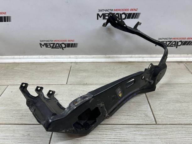 Кронштейн правой фары Mercedes W221 a2216200291