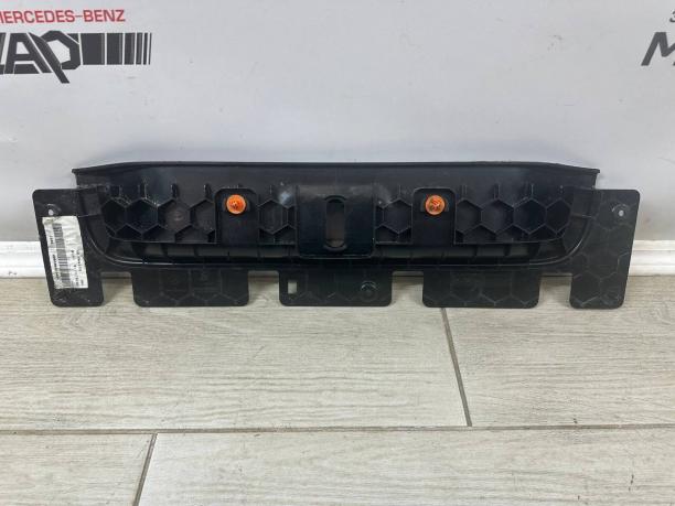 Накладка замка багажника Mercedes W447 a4476905900
