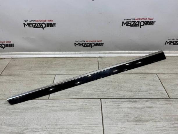 Молдинг двери левый Mercedes W164 a1646900062