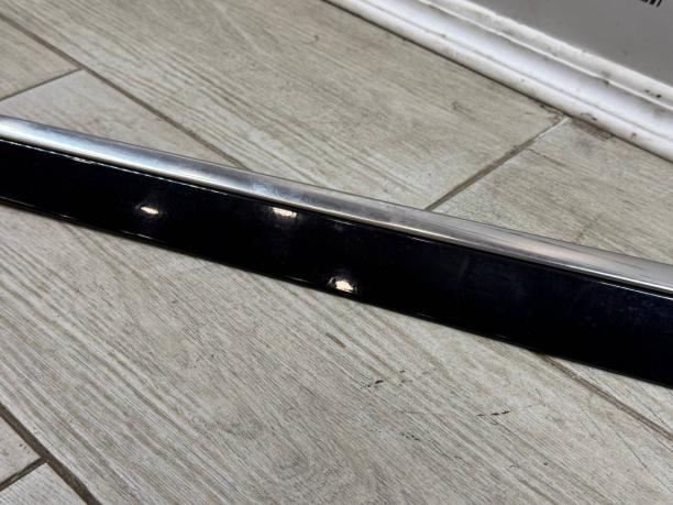 Молдинг двери левый Mercedes W164 a1646900062